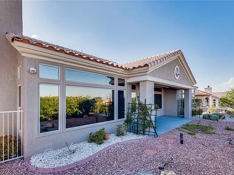 2508 Sandilands Dr — Photo 40