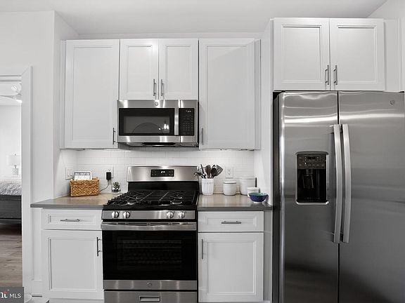5th image of 1148 N 2nd Street North 4e