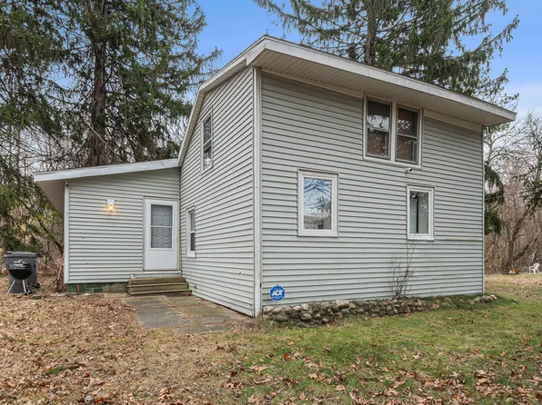 12366 Lubke Rd, New Buffalo, MI 49117