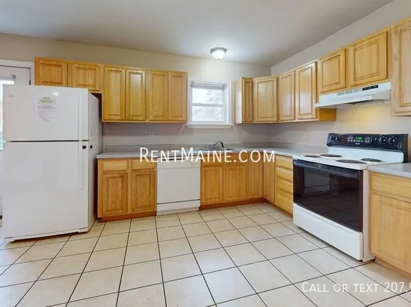 1833 Hammond St, Hermon, ME