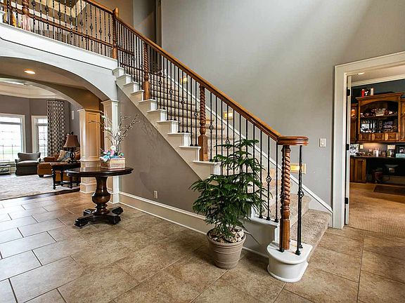 2nd image of 20999 Country Squire Ln