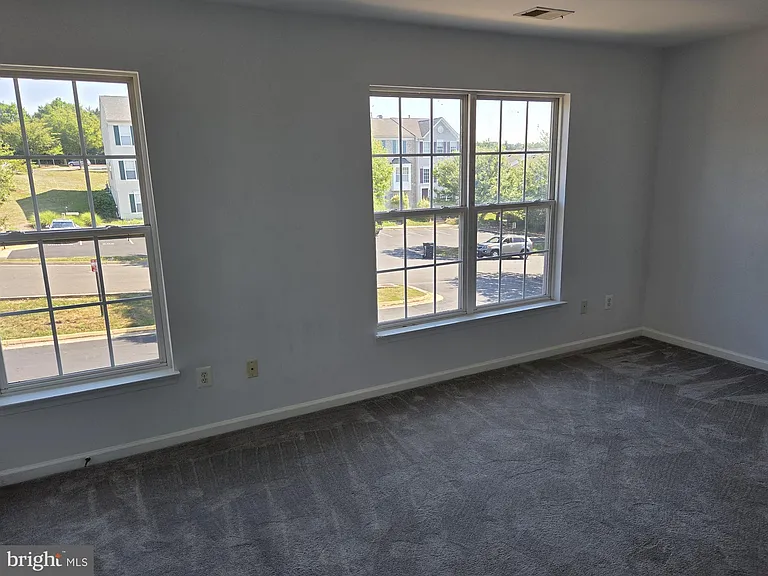 404 Pendleton Ln — Photo 18