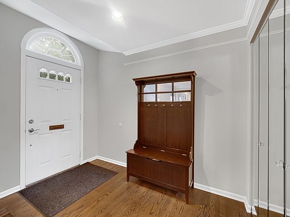 2nd image of 9054 Forestview Rd