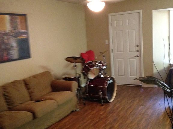 3rd image of 8510 Woodstone Dr