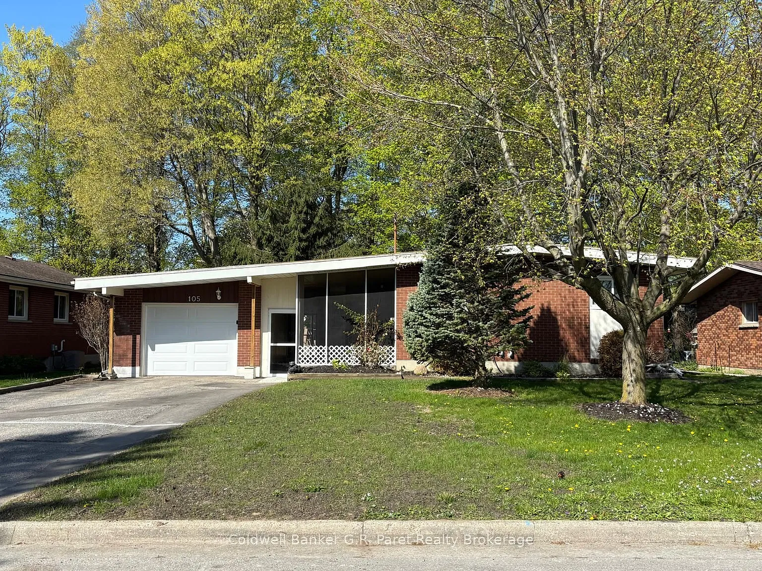 4 bed, $2,700 — Photo 1