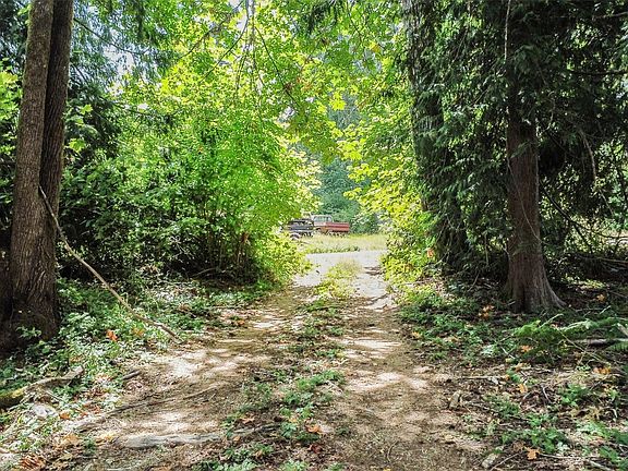 3rd image of 450 E Wood Lane