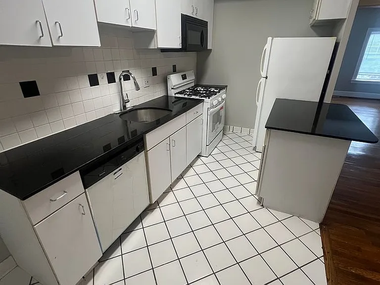 2676 Mayfield Rd — Photo 12