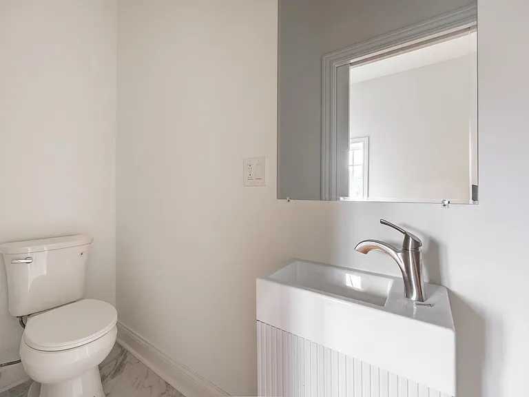 3109 N Harding Ave #3 — Photo 8