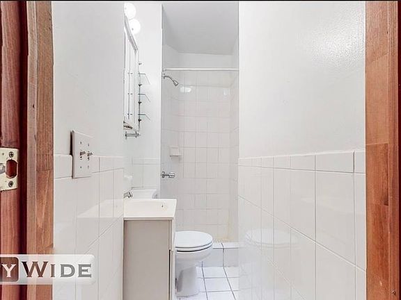 3rd image of 346 E 76th St #14A