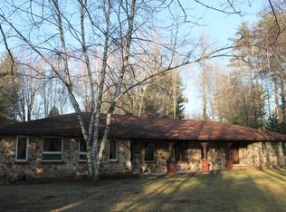 1420 Sunset Beach Rd, Suamico, WI 54173