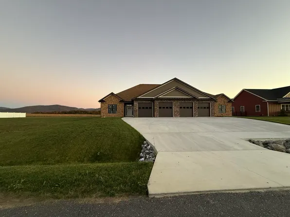 5140 Retriever Ln, McGaheysville, VA 22840