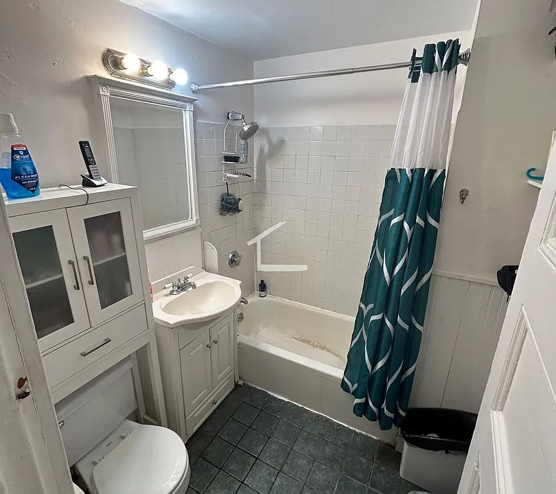 145 Charles St #2L