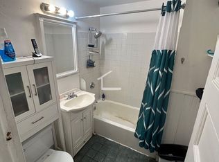 145 Charles St #2L, Boston, MA 02114