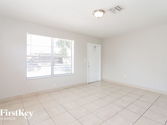 3rd image of 1160 NE 212th Ter