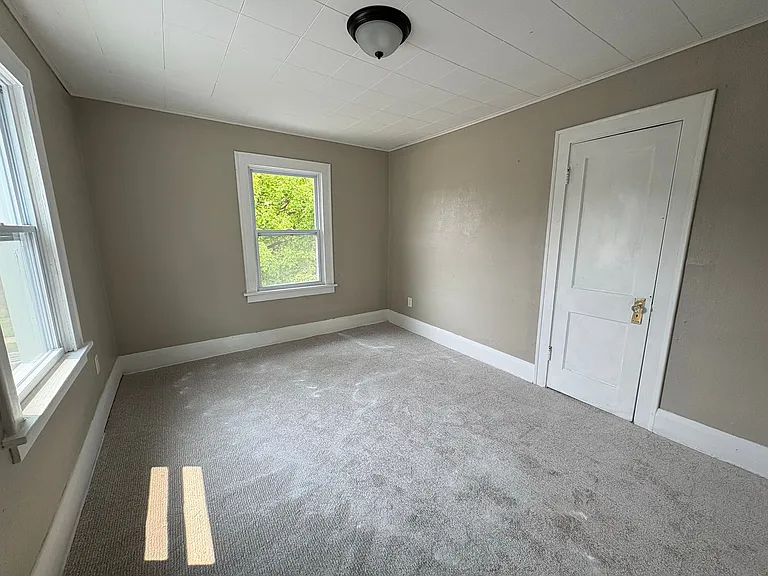 4224 Fairview Dr — Photo 11