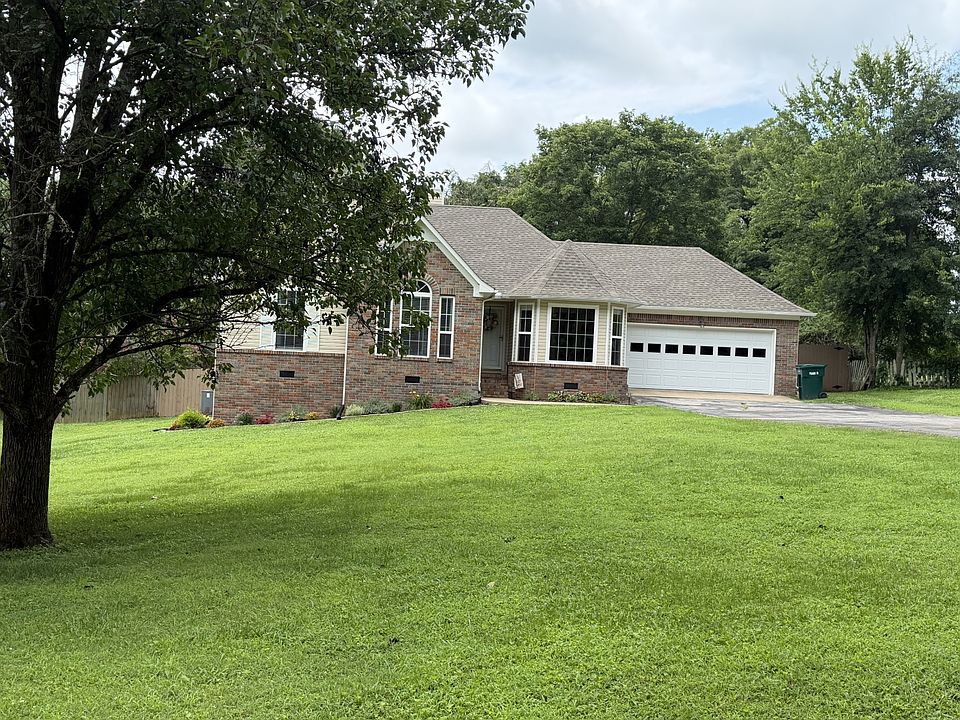 1st image of 825 Yokley Ln