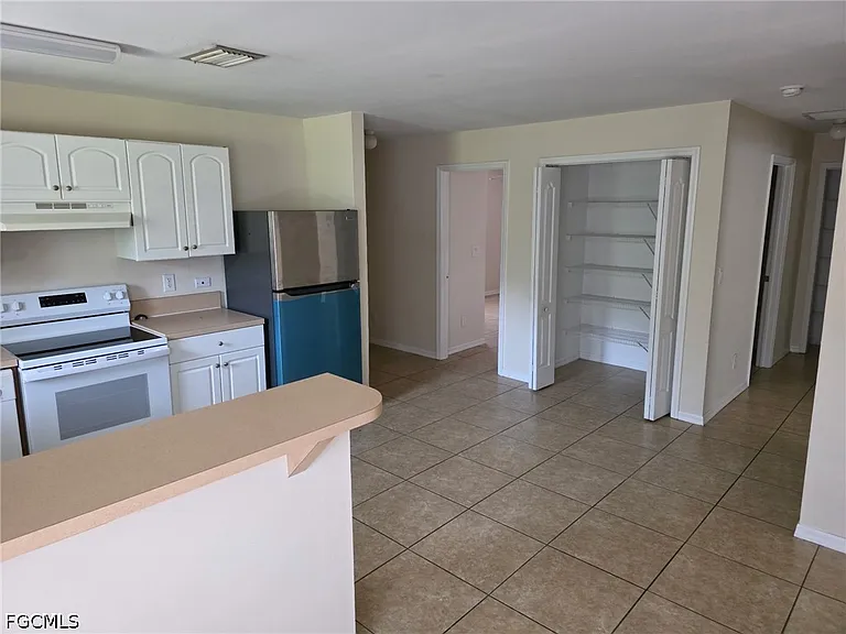 202 Hightower Ave S — Photo 2