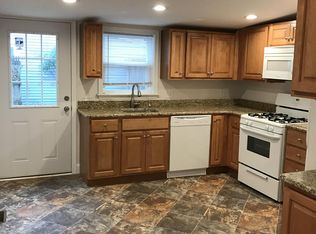 22 2nd St, Bordentown, NJ 08505