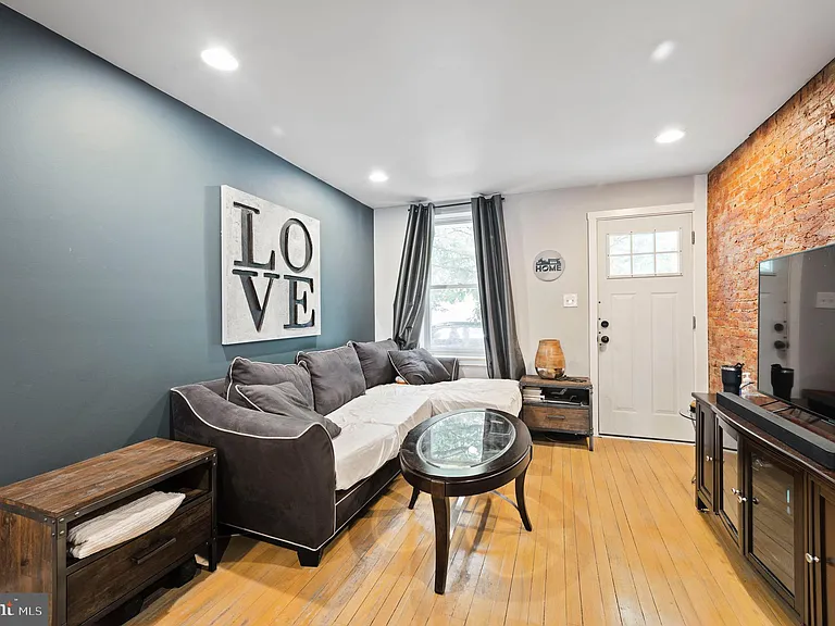 2617 Sepviva St — Photo 2
