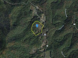 906 Saxon Bolt Rd, Arnett, WV 25007