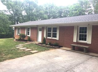 18 Oakwood Dr, Front Royal, VA 22630