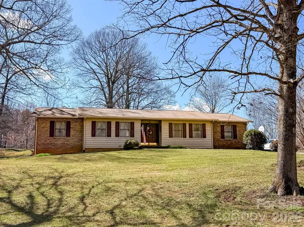 1017 3rd Ave NW, Conover, NC 28613