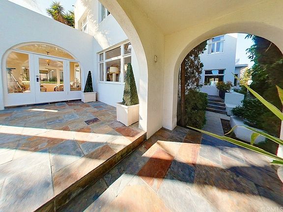 3rd image of 2749 E Ocean Blvd