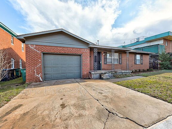 4th image of 2708 N Lyons Dr