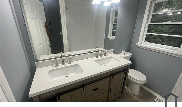 5 bed, 1350 sqft, $1,900 — Photo 4