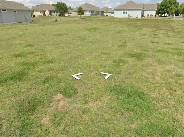 22624 Vincent St, Peculiar, MO 64078