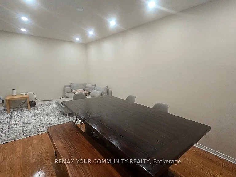 741 Caradonna Cres #25 — Photo 3