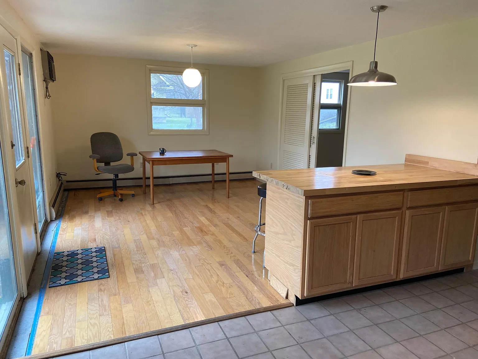 2 bed, 1100 sqft, $1,600 — Photo 3