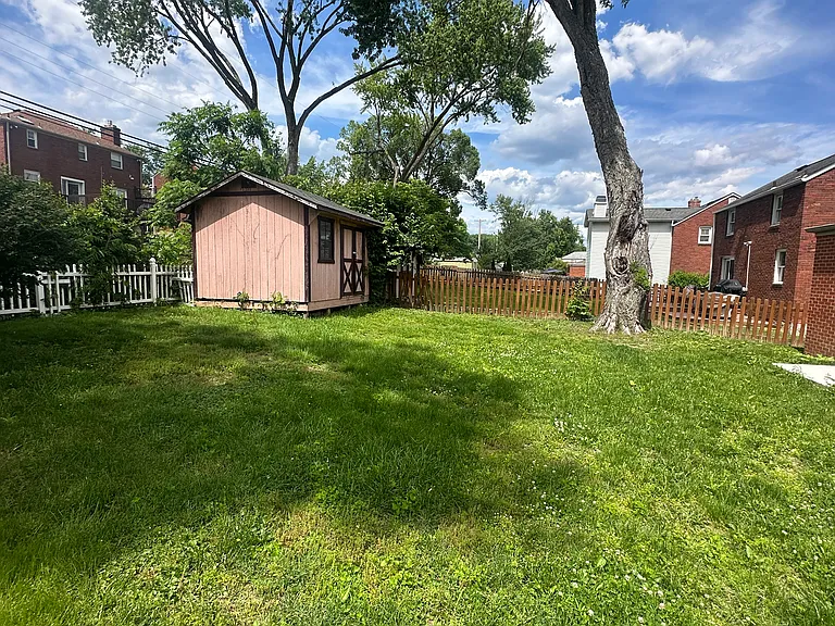 2062 Elmbrook Ln — Photo 8