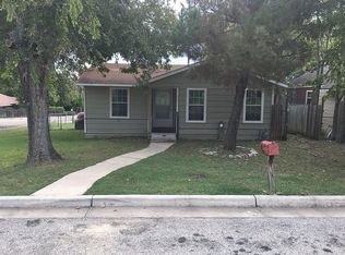 1018 Van Winkle St, Weatherford, TX 76086