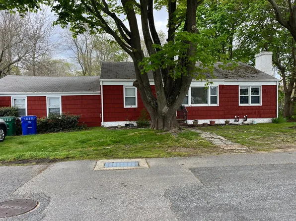 6 Butler Court, Waterford, CT 06385