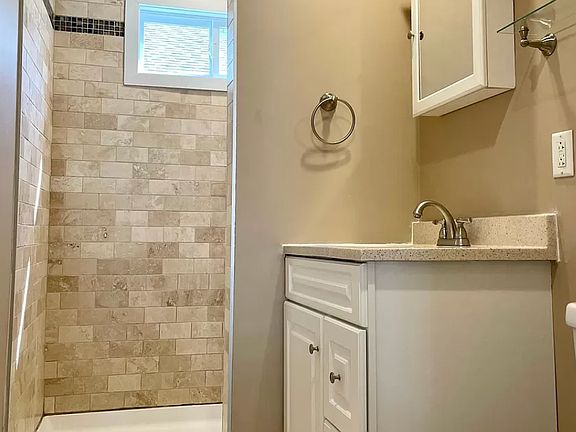 4th image of 14 Cherry St #12