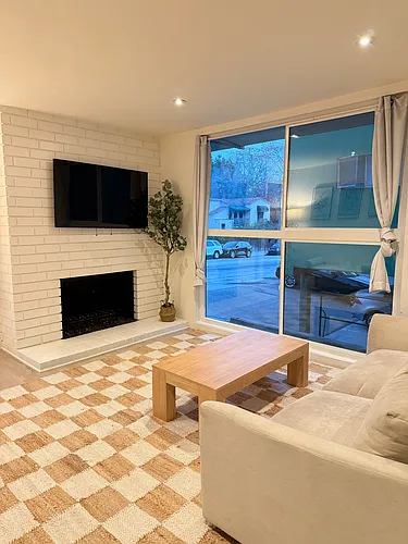 2441 N Beachwood Dr #1 Photo 1 2441 N Beachwood Dr #1 Photo 1
