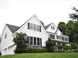 139 Country Club Rd, Hopewell Junction, NY 12533