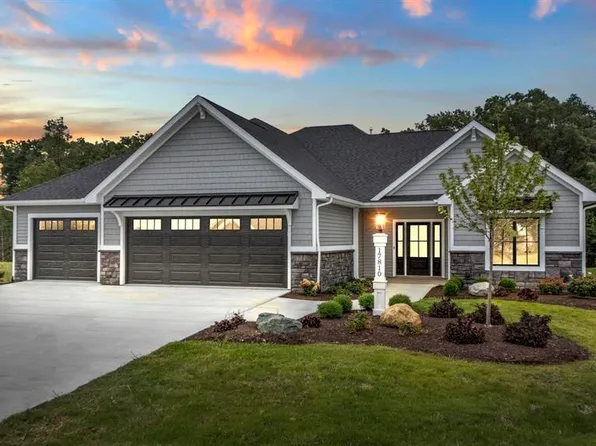 17810 Tullymore Ln, Leo, IN 46765