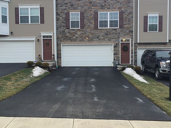 Large driveway!