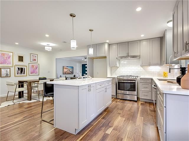 1st image of 7015 Saint Johns Cir