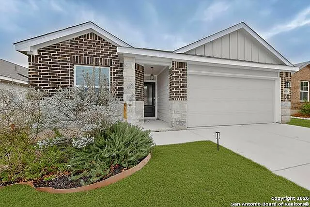 4 bed, 3.0 bath, 1915 sqft, $1,870 — Photo 3