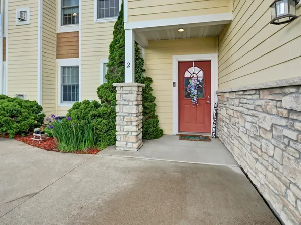 755 Hickory Way Unit 2, Lake City, MN 55041