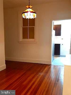 5th image of 1915 Dickinson St