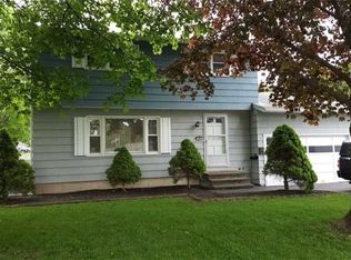 105 Helfer Ln, Minoa, NY 13116