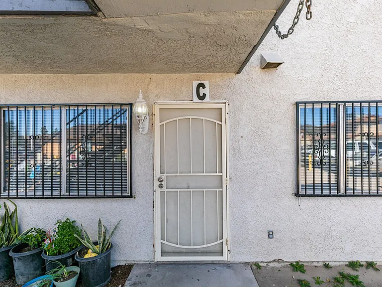 1641 N Lamont St #C — Photo 5