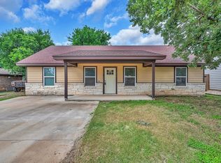 210 N Harrison St, Mc Gregor, TX 76657