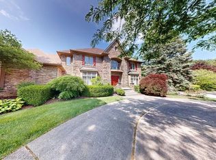 29918 Kenloch Dr, Farmington Hills, MI