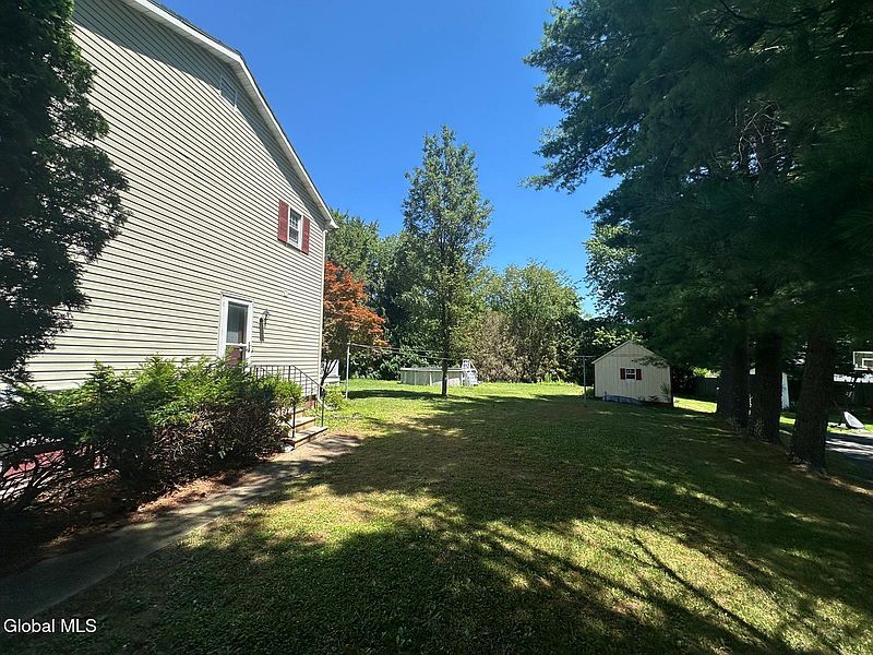 3rd image of 229 Middletown Road
