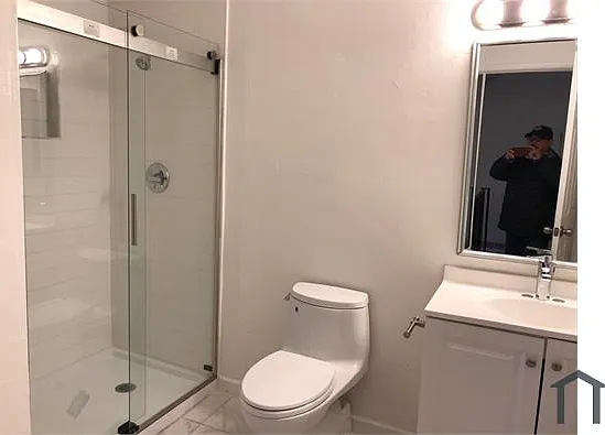 3676 Waterbury Ct — Photo 2
